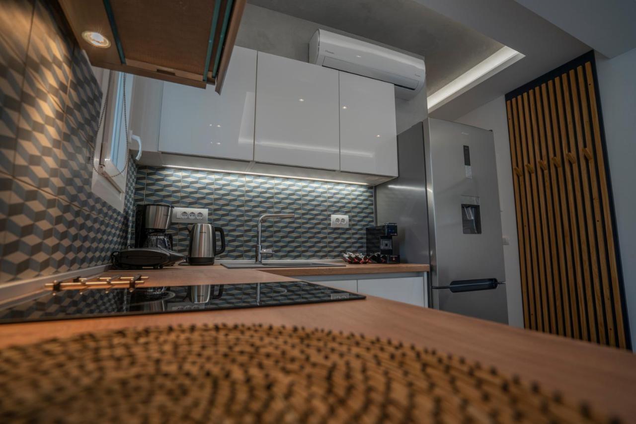 Tompazi 2 Apartment